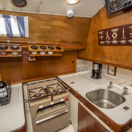 Ботель Sailboat Unique Experience